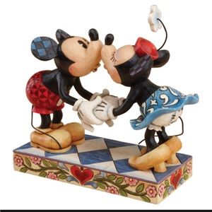 Disney Traditions By Jim Shore Figurine Mickey Kissing Minnie